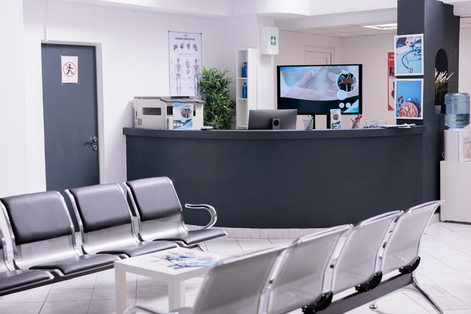 Comfortable 3-seater waiting chair in clinic