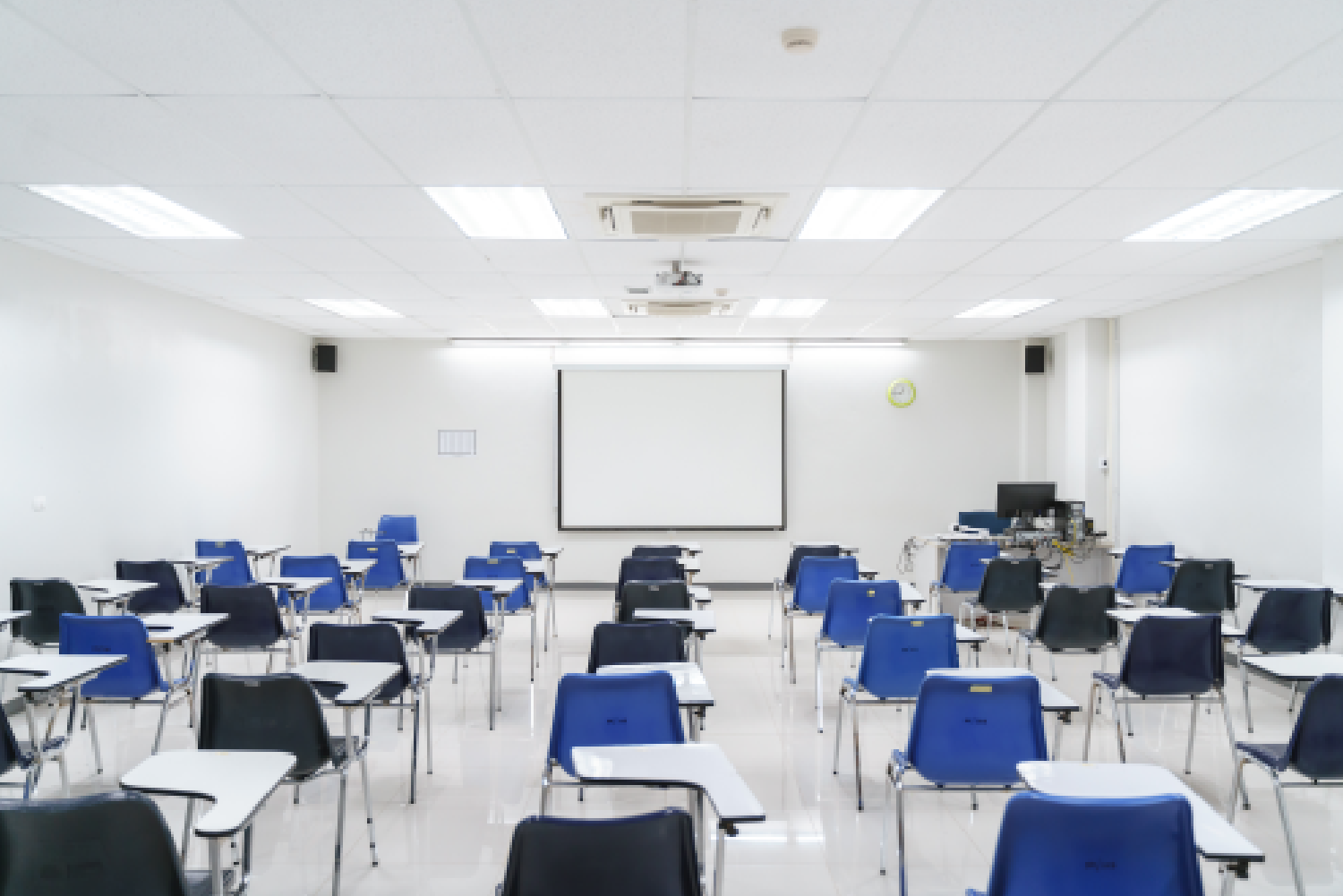 Classroom chairs and tables arrangement in coaching institute