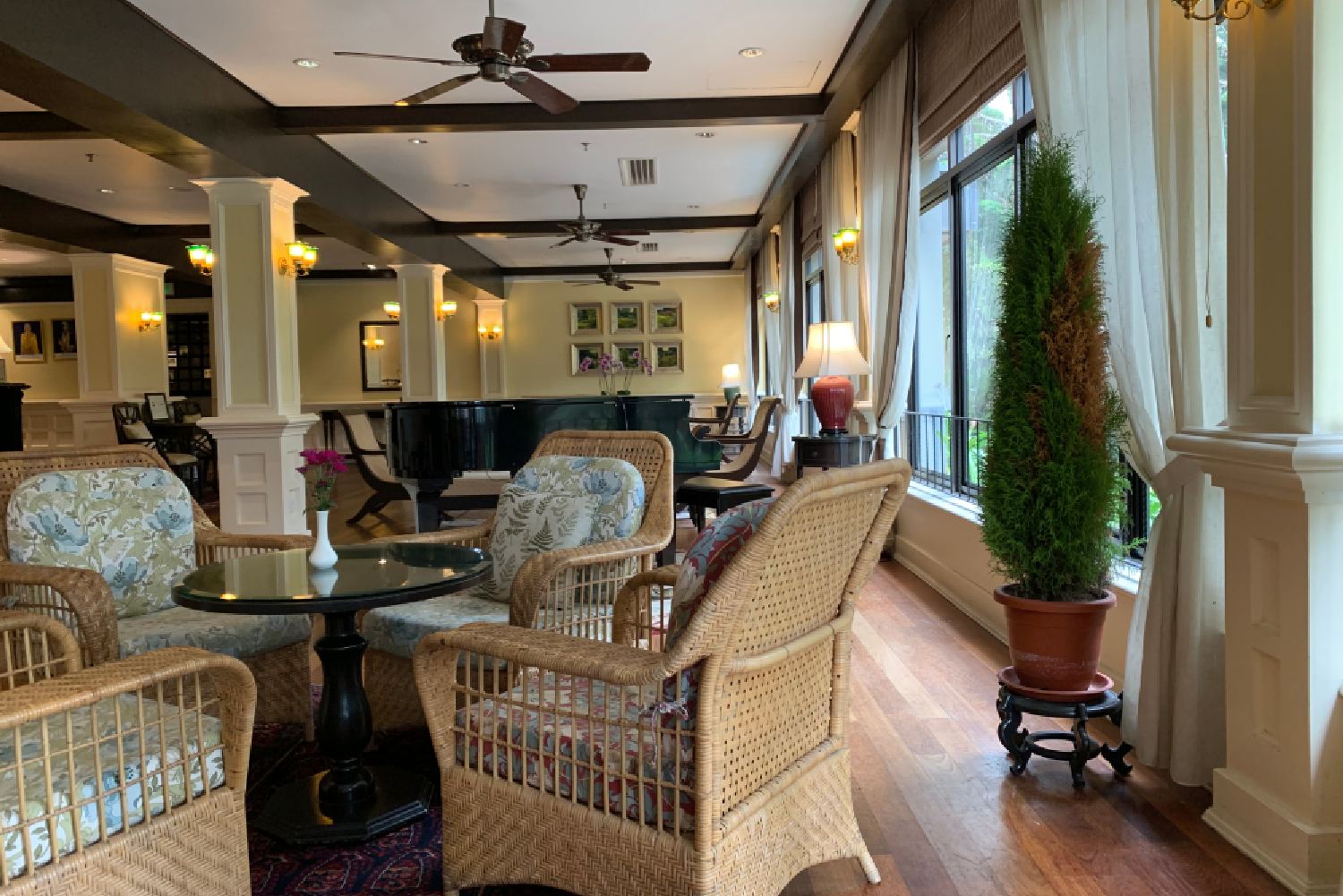 Elegant hotel seating and ambiance crafted in Chhindwara